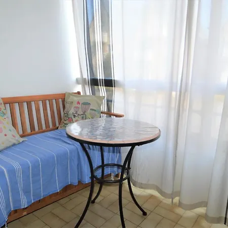 Avec Loggia - Proche Centre Et *